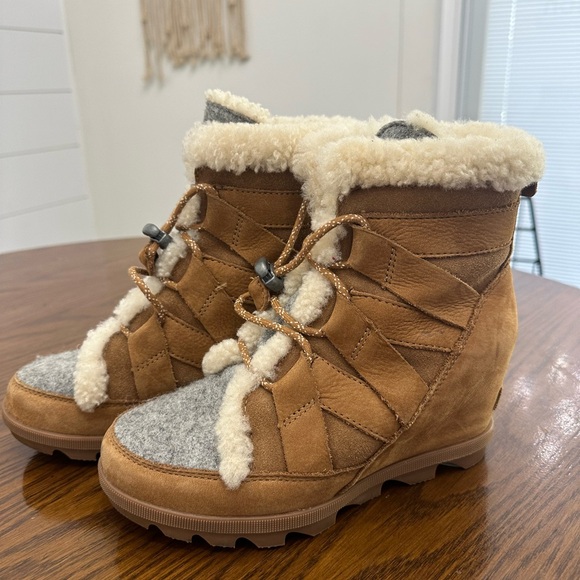 Sorel boots - Picture 3 of 6
